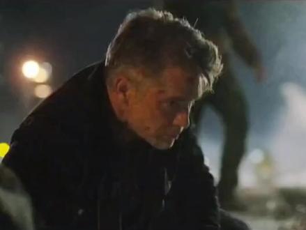 影帝汤姆哈迪又带来了一部9.2的高分动作枪战片,真是后悔没早