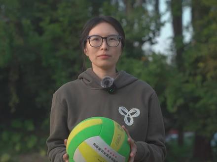 捧球是打气排球必需掌握的接球方法之一,气排球新手练好捧球可以接好一传立马加入实战!#气排球 #洋洋气排球 #气排球教学 #运动 #健康