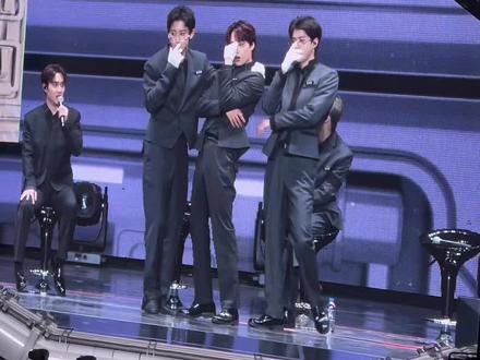 这是我定制的exo版晚安大小姐
#exofm #朴灿烈 #吴世勋 #金钟仁 #