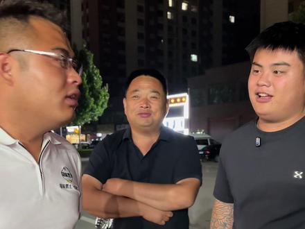 虽然我是烧烤店的老板,但突然发现离了我哥有点寸步难行了,总体来说还是得多跟他学习啊#我的生活日记 #创业日记 #烧烤 #二顺子