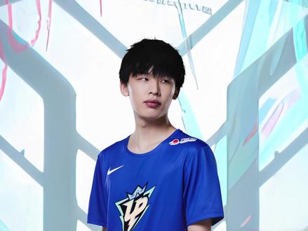 各路解说看TT对战UP顶级下饭名场面,姿态:看了这波能吃五十口饭#lpl #zz1tai姿态 #ning #kryst4l水晶哥 #letme