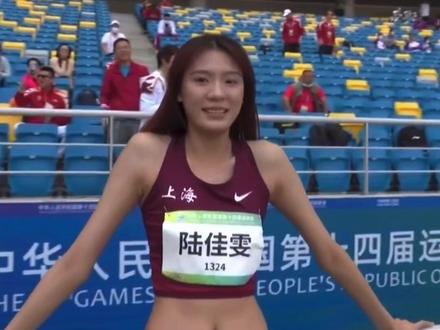 跳高女神 陆佳雯 全运会上飞身一跃1米92,创造近7年来中国女子跳高最好成绩。虽然这次亚锦赛第四,但相信她今年20岁,未来可期#陆佳雯 #跳高 #田径美女 #跳高女神 @抖音小助手