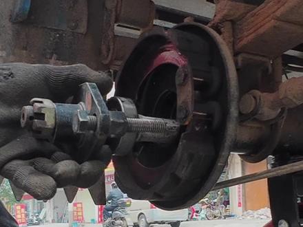 拆半轴,换半轴 #电动车维修 #实用工具