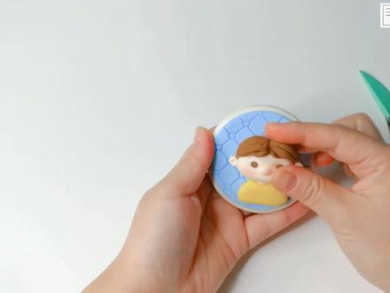 #手工 #粘土教程 #头像 #笑 搓搓手,给自己捏一个自画像吧哈哈 小助手求助力@抖音小助手