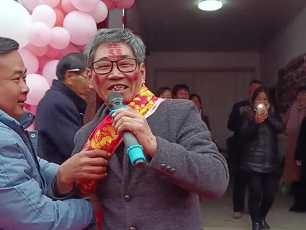 喜公公这一首歌太牛了,又喜庆又热闹,全场嗨翻了!#婚礼现场 #婚礼 #沾沾喜气