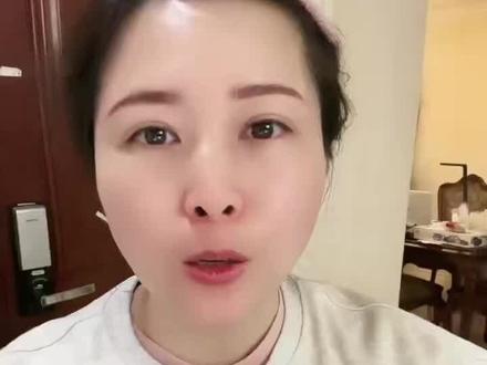 商品卡片合并怎么做才对?怎么让链接权重更集中、流量更稳?这条视频把合并条件、失败原因、注意事项一次性讲明白,新手也能直接上手。想做好Ozon自然流量,这个小技巧一定要学会。#ozon跨境电商 #ozon运营 Ozon实操#Ozon商品卡片合并#Ozon避坑#俄罗斯跨境电商