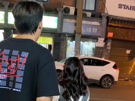 “开口跪”系列重现,长着娃娃脸却有独特的烟嗓,我爱了呀!#神颜发现计划 #摄影在抖音 @桃桃茶 @刨根问底土豆豆