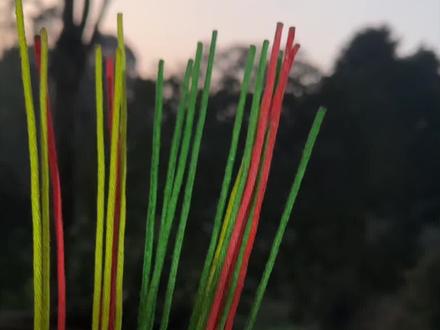 解锁小神鞭烟花🎆新玩法,成功了耶✌️#小神鞭#花式放鞭炮 #diy的快乐 #新年快乐