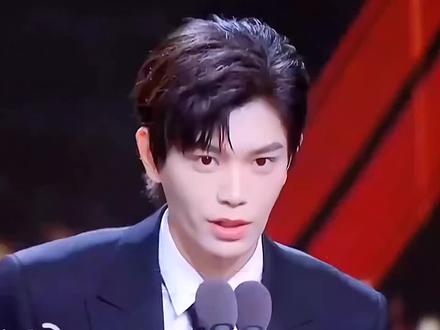 #丁禹兮:21岁~28岁的颜值变化