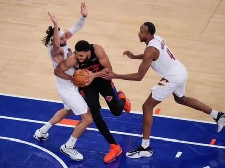 #篮球赛事回忆录 【曼巴播报】5月22日NBA季后赛尼克斯再胜骑士
