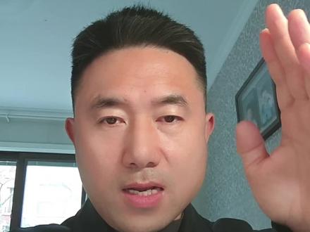 #正能量 女孩带零食去学校被老师教育