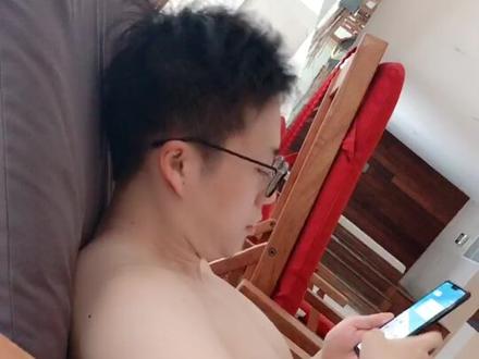 被日本老婆强迫出镜,不然没晚饭吃...