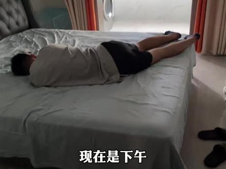 突然发现男友存款100多万,光利息一个月2000块钱,怪不得不上班