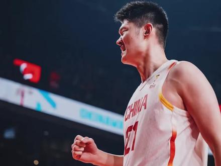 他是中国男篮的劳模,也是默默扛起中国男篮的那个答案! 胡金秋就是这样的英雄,出勤最稳、干活最多、受伤最狠、态度最拼、为人最低调。#胡金秋 #胡金秋20分 #中国男篮 #中国男篮亚运会 #中国男篮vs日本男篮