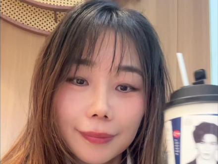 #张凌赫 今天的奶茶特别好喝 ,霸王茶姬张凌赫杯贴使用教程来喽!