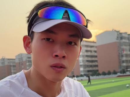 本周就近也应大家需求跑黄石半马,你们知道有哪些高手吗,今年拿低保估计都难吧?#2025黄石半马 #黄石半程马拉松 #吴浩然 #先跑再说 #跑步治愈一切