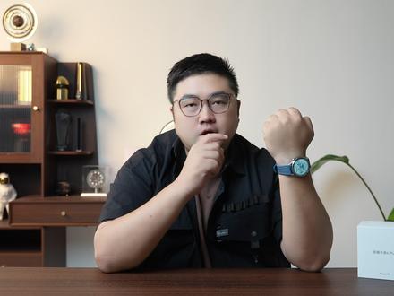 荣耀手表6 Plus飞驰蓝体验分享 荣耀手表6 Plus飞驰蓝不仅是一款速度美学加持的腕间潮品,更是一位科学运动私教与全天候健康管家。无论你是进阶跑者、球类爱好者,还是注重健康管理的品质用户,它都能陪你“一块上场,Carry全场”。
