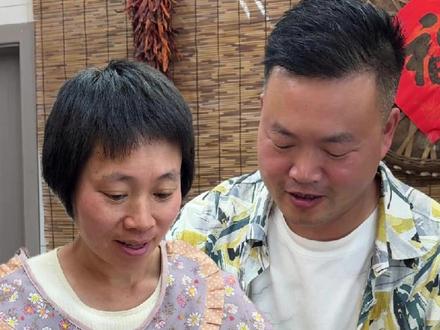 琪琪妈妈说最近胃口不太好,这种关键时期不想吃东西怎么行,给她安排个神仙豆腐。#农村杰哥 #神仙豆腐 #春茶奶茶大赛 #记录生活