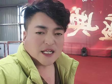 从此以后我不会再参加任何网红的任何活动,抖音上的陌生人,能给我打个加油吗?给我送个祝福吗?