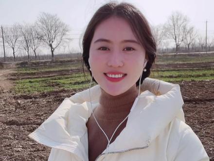 在地里转转,一点感想一点祝福分享给您~#新年快乐