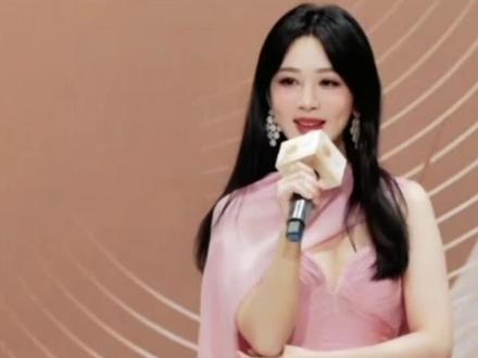 #杨紫 爱听大明星杨紫和萌宝piupiu的故事