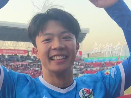 “湘超”淘汰赛永州队vs娄底队,永州27号张涛“倒挂金钩”追平娄底又射进关键点球(记者 黄亚苹 唐雨琪 编辑 栗栗)#湘超 #媒体精选计划