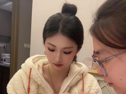 她不听我说啊 那吹吹热量不就没了吗 #wlw