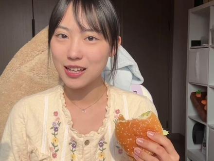 尝试解读“媚”现象:高校学生自称奴才媚富事件