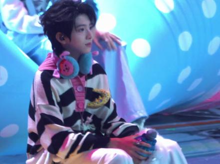 20260201荣耀之战
拍拍灰陈浚铭直拍
自存
#陈浚铭 #荣耀之战 #TF家族 #TF家族四代 #演唱会现场
