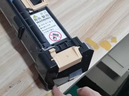 安装施乐4070套鼓芯片