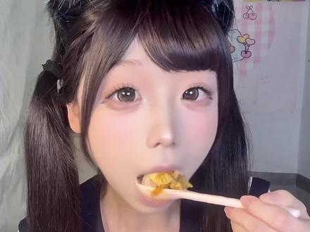 今天吃番茄炒蛋魔芋爽拌饭#番茄炒蛋#蓝色魔芋爽#拌饭#咀嚼音#声控