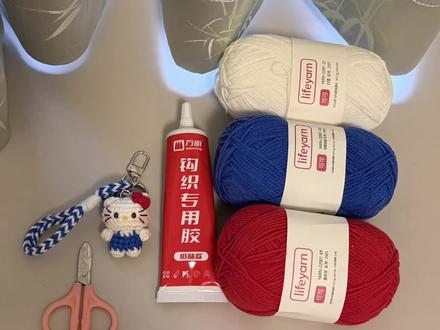 迷你kitty视频教程
线材@LIFEYARN官方旗舰店
色号 可可 克莱因蓝/白雪/嘉年华
钩针2.0mm 图解@小手探梦岛
组装用到万明家胶水!
图解/教程🚫搬运#毛线编织 #当我染上了钩织 #毛线编织 #左滑帮我织毛线 #手工教程