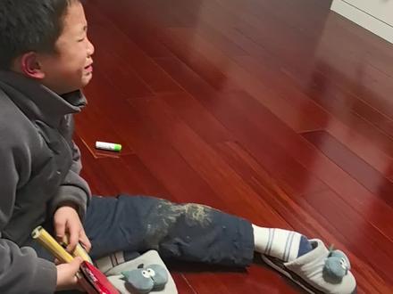 女单,莎莎脚踝受伤退赛了。
混双,莎莎坚持上场,只拿到了亚军。
赛中,这孩子把玄学都安排上了,输了后,哭的一塌糊涂。
#wtt香港总决赛王楚钦孙颖莎