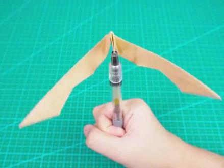 今天教大家折一只狂甩都甩不掉的折纸平衡鸟,希望大家能喜欢!