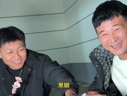 发个之前的库存,黑弟朋友来家小聚,人生之幸事,不过三两好友,偶尔聚聚,谈谈生活,聊聊压力,吃顿小饭,然后各自生活.#乡村美食 #友谊