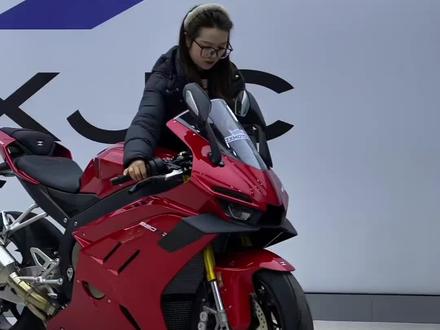 几万块的张雪机车820真牛,碾压一众超级摩托车,领先4秒夺得冠军🏆祝贺🎆
#张雪机车品牌 #张雪机车#WSBK