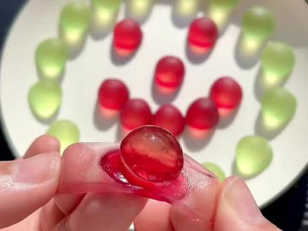 可以“剥皮”的软糖,究竟怎么样?!#软糖 #零食