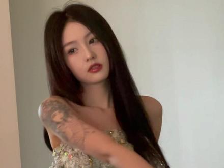 开头结尾是同一个人吗