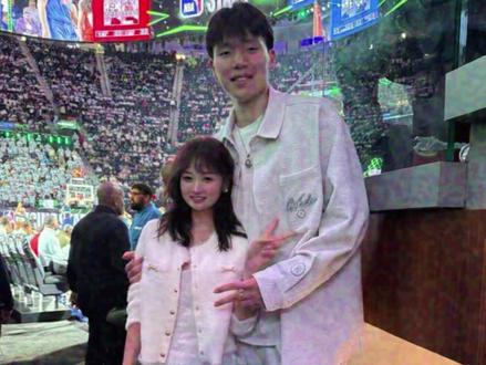 继续努力!杨瀚森社媒秀恩爱:首次全明星之旅完美收官!#杨瀚森