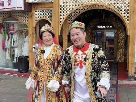 哈哈,再跟她一起逛街我就要崩溃了