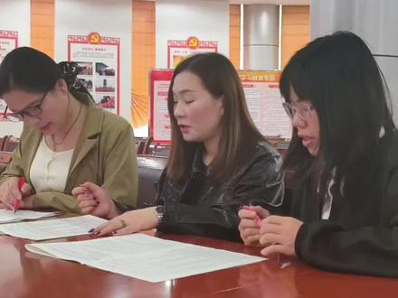 同场作答,同心备考
新锐高中英语组师生共赴二模
考后研讨,深耕细研,只为更好护航
#滁州二模 #英语考试 #校园随拍