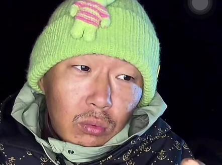 社会边角料吐槽,直播带货一场销售额70万,佣金才4-5钱,还得交2万保证金,打电话给小贺,小贺听完天塌了,面包又得开一年了!
#擒龙诀荒野挨饿王大鱼挑战赛 #荒野挨饿王大鱼挑战赛 #荒野垂钓大赛真钓到大鱼了 #莽莽克拉斯 #刷锅传媒@莽莽克拉斯 @志在江湖 @社会边角料 @李帅 碧湖村 三花一岛(三弟) @荒野 白条林 @小贺(户外垂钓) @莽莽克拉斯 @志在江湖 @社会边角料 @李帅 碧湖村 三花一岛(三弟) @荒野 白条林 @小贺(户外垂钓)