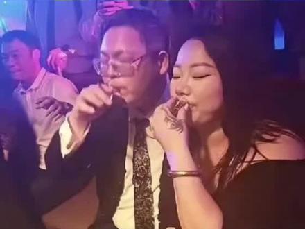 #向佑新女友身份曝光,向太:不认这个儿媳