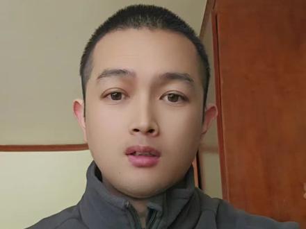 蓝战非的最新行踪,又被泄露了,还是去了南极。这是他在南非联系的那家安保公司透露的,这保安公司太不专业了,希望蓝战非平平安安的#蓝战非 #旅行推荐官 #南极 #南非 #保安