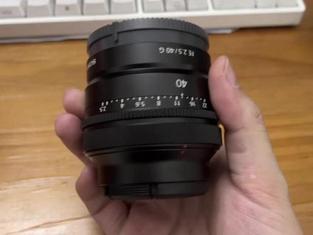 手痒买了个索尼40mm2.5镜头,录个开箱视频纪念一下#拍照📸 #我的摄影日记