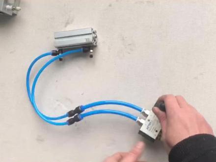 #自动化设备 #技术分享 #气缸 #涨知识 一台自动化设备是如何成型的?今天我们来了解一下气缸这个配件…