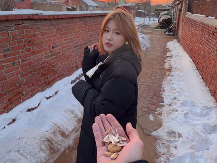 下回不知道往哪扔扔我怀里行不,真能装!#这活你们干过吗 #民间绝活 #我的乡村生活