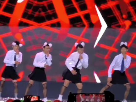 昨天晚上迎新晚会的班长舞,你们看了嘛#迎新晚会 #元旦晚会 #南阳理工学院 #大学生