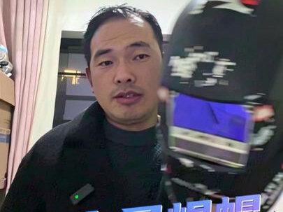 #泰克曼焊帽 使用自动变光焊帽新手学习更快,老手干活效率更高更快,可调色号和高灵敏度可轻松攻克各种复杂环境