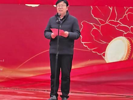 #高中生活记录 #开学典礼发言稿 3月初开学到7月上旬放假,整个学期仅约18周中间还要穿插清明、五一、端午三个小长假,孩子实际在校只有80~90天左右。如果是初三生6月21日中考真正在校学习的时间也就70+多天堪称 “史上最短学期”时间紧、任务重,节奏直接拉满!现已开学,以最好的面貌迎接这个 “超短又超快” 的新学期,一起加油吧👍👍👍